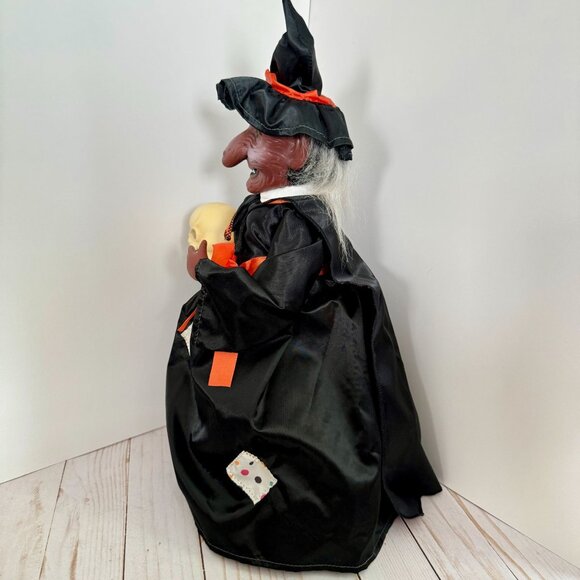 Vintage Animated Scary Halloween Witch 15" Holding Skull Witch Talks Eyes Glow - Picture 8 of 12